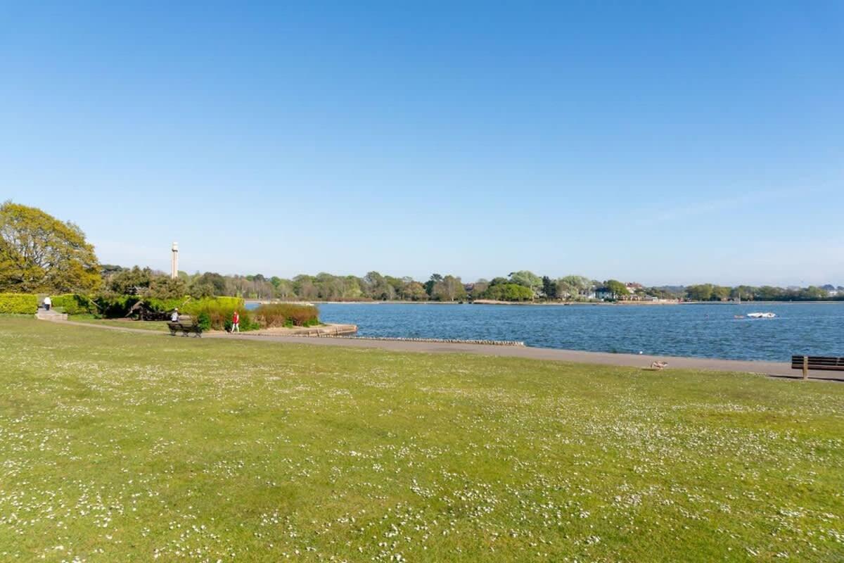 Park Lake View Poole Eksteriør billede