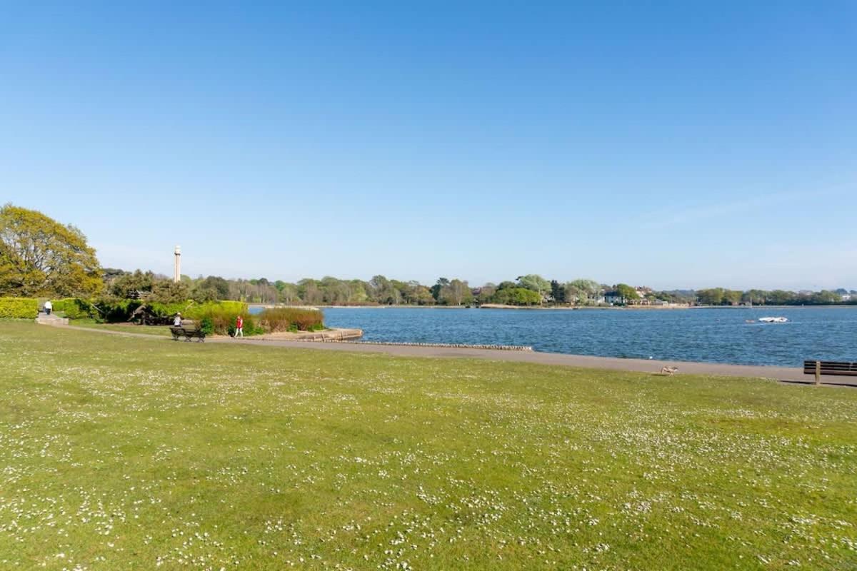 Park Lake View Poole Eksteriør billede